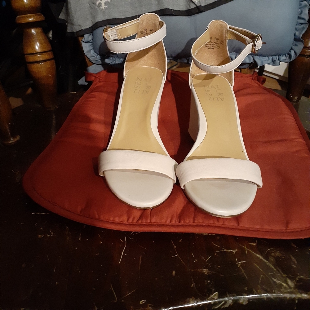 Sandals - Picture 3 of 3